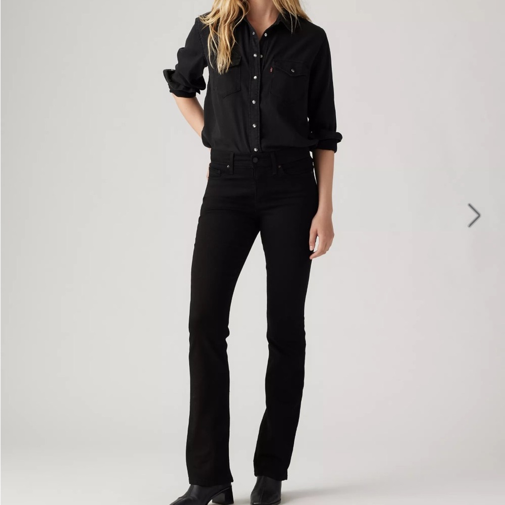 315 Levi’s Shaping Bootcut Jeans